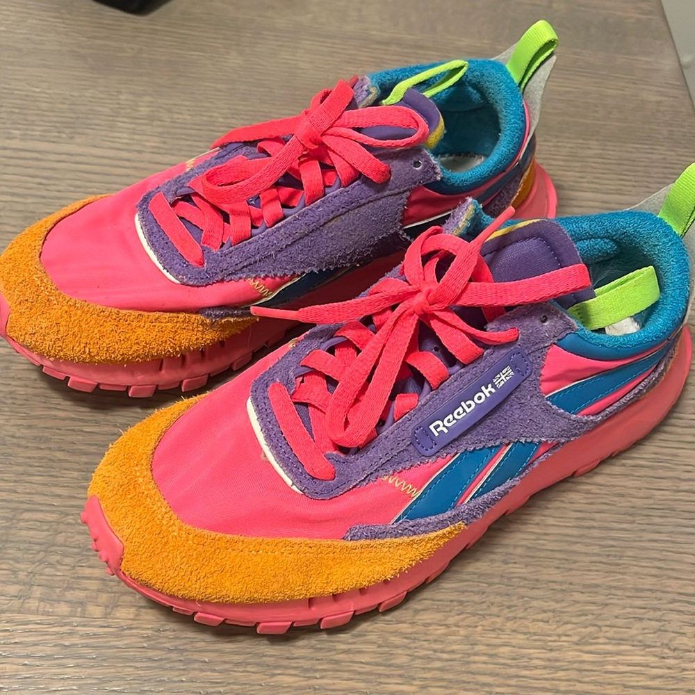 Woman’s Reebok collaboration with Hair